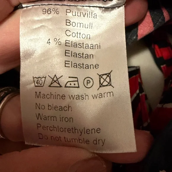 Marimekko x Mika Piraines Navy Dress with Red & White Graphic Floral Print 36/8 - Picture 5 of 6